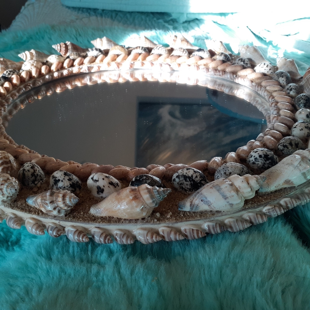 Shell Mirror - Picture 2 of 3